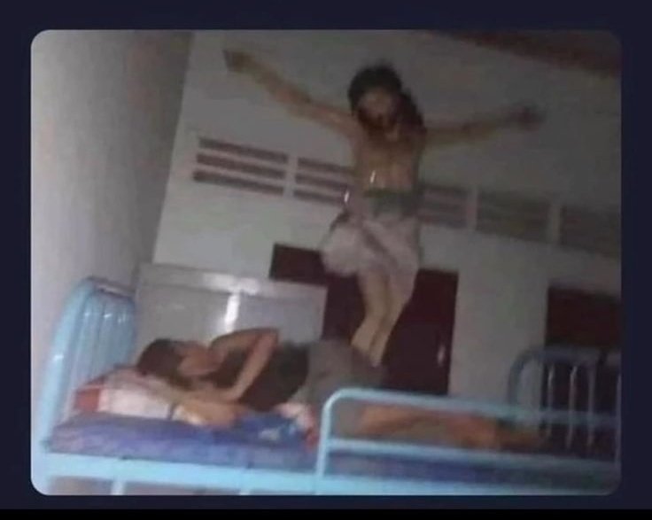liamASAP's tweet photo. Why don't you like sleeping at grandma's house??

Grandma's house: https://t.co/ytvu6q1nWs
