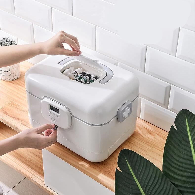 Tired of forgetting your meds? 🤦‍♀️ This Smart First Aid Kit has a detachable alarm clock to remind you! It's also super organized and portable.  Get yours here: unicun.com/product/smart-… #firstaid #health #organization #medicationreminder