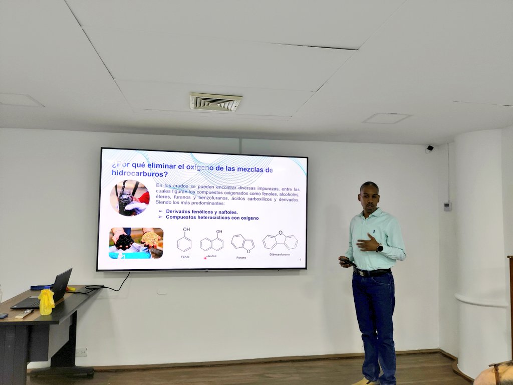 p_betancof's tweet photo. Presentación del Seminario de Investigación del Br. Yomel La Cruz. Titulo: "Modelo Cinético de la Hidrodesoxigenación de Anisol sobre un catalizador de NiRu/TiO2 par el diseño conseptual de un reactor". https://t.co/KIS8ignhMd