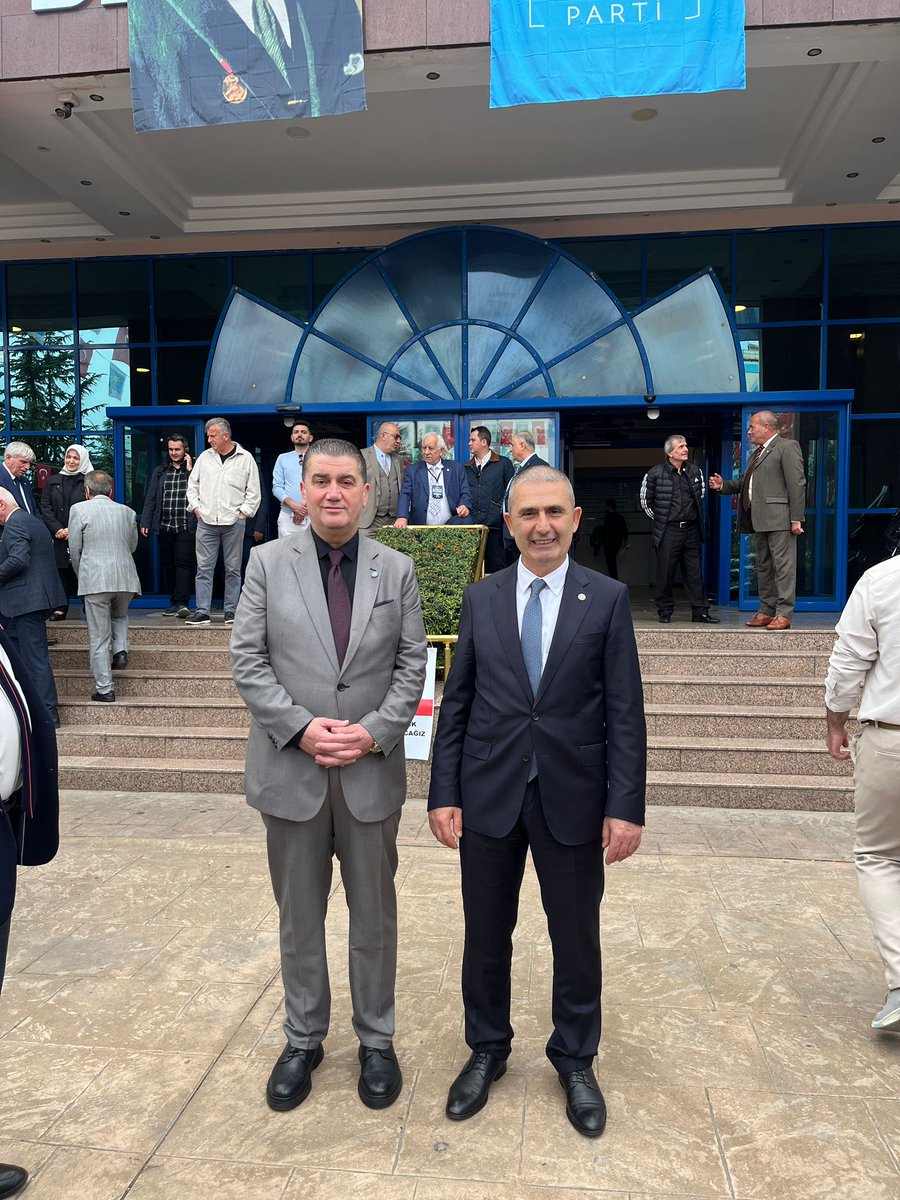 İYİ Parti Kocaeli İl Başkanlığımızın 4.Olağan Kongre sonrasında gerçekleştirdiğimiz İl Yönetim Kurulu Toplantısı sonrası şahsıma yeniden tevdi edilen STK'LARDAN Sorumlu İl Başkan Yardımcılığı görevi için İl Başkanımız Sn. <a href="/mkamilsirin1/">Av.M.Kamil Şirin</a> 'e ve tüm Y.Kuruluna teşekkür ediyorum.