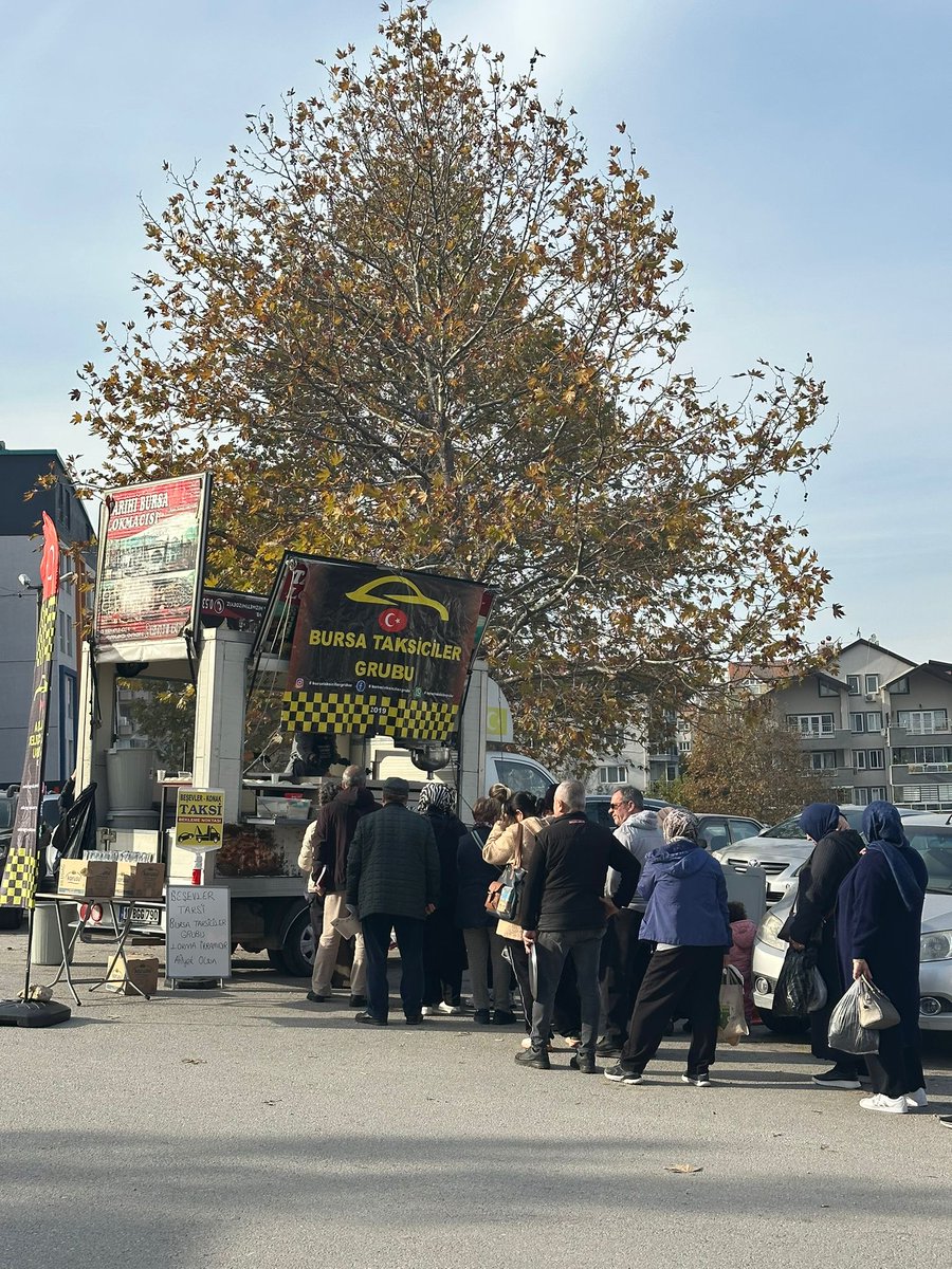 📍Beşevler-Konak Taksi Durağı 

BTG Bursa taksiciler grubu işbirliğiyle mahalle sakinlerinin, meslektaşlarımızın ve kıymetli misafirlerimizin katılımlarıyla hayrımızı gerçekleştirdik. 🤲🚖