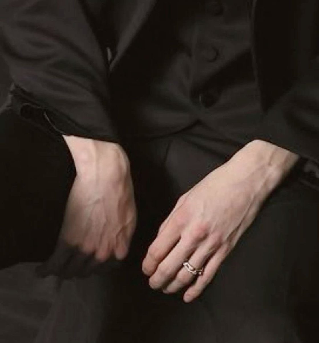 heeejaked's tweet photo. jake sim’s veins. https://t.co/BY1Q1e4N3Z