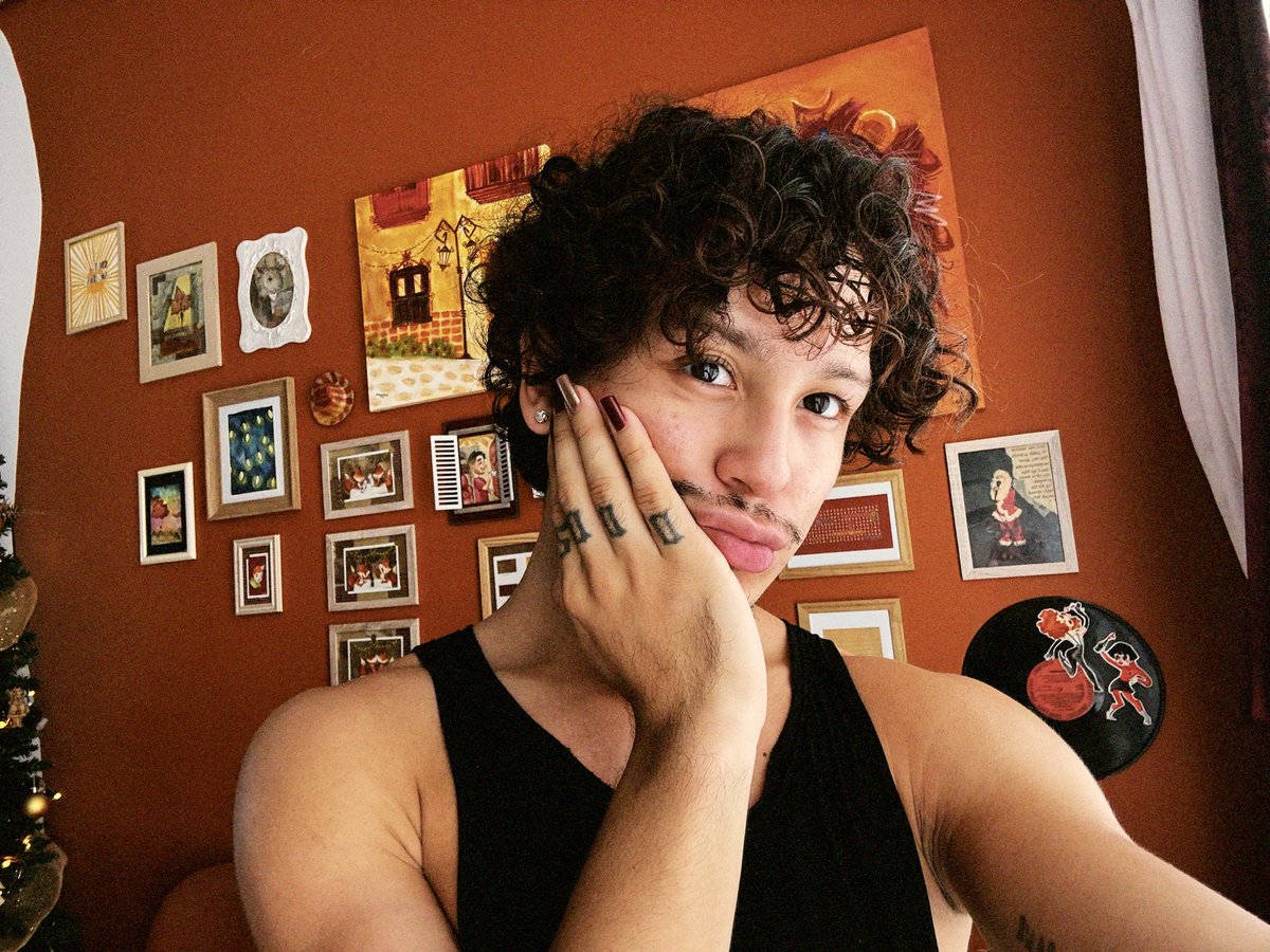 artystar_'s tweet image. ✨