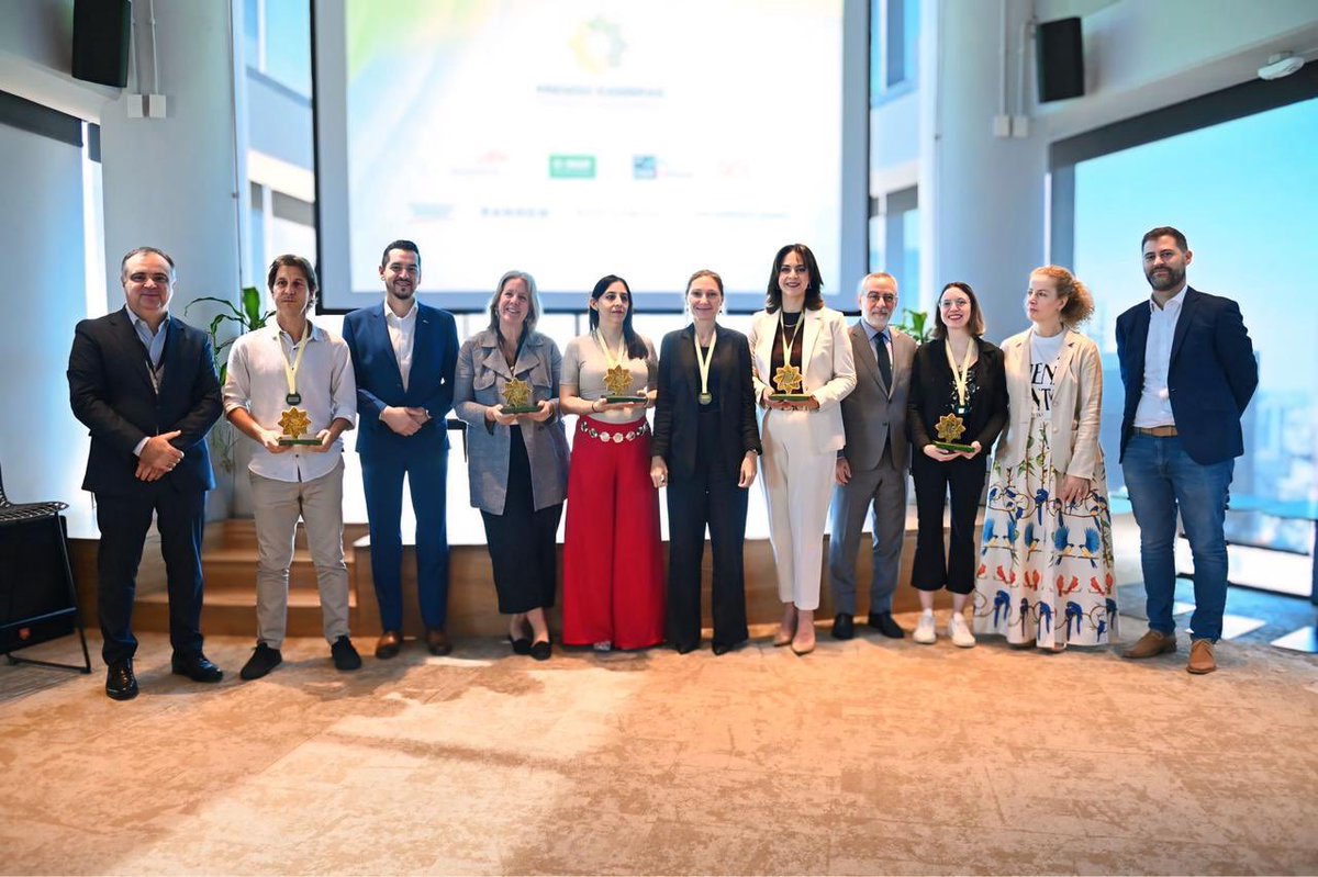 afd_py's tweet image. La AFD fue reconocida en la categoría Iniciativa destacada en LATAM.

@CAMBRASoficial distinguió a Che Róga Porã 2.0 como ejemplo del valor que generan los programas fortalecidos mediante condiciones de financiamiento accesible impulsadas por la AFD.