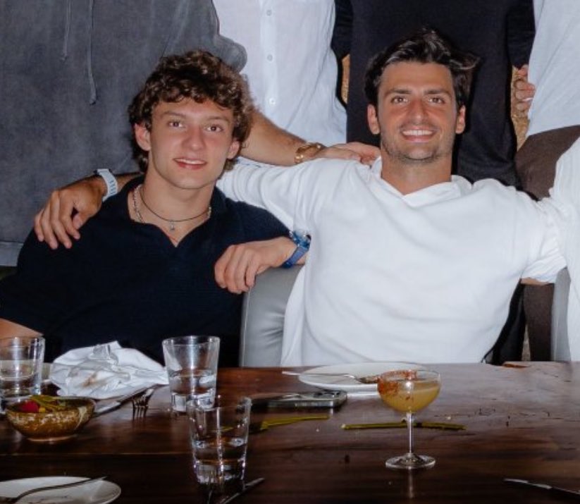 SAINZLOVERS's tweet photo. the duo i didn’t know i needed https://t.co/IYH0sCTaLK