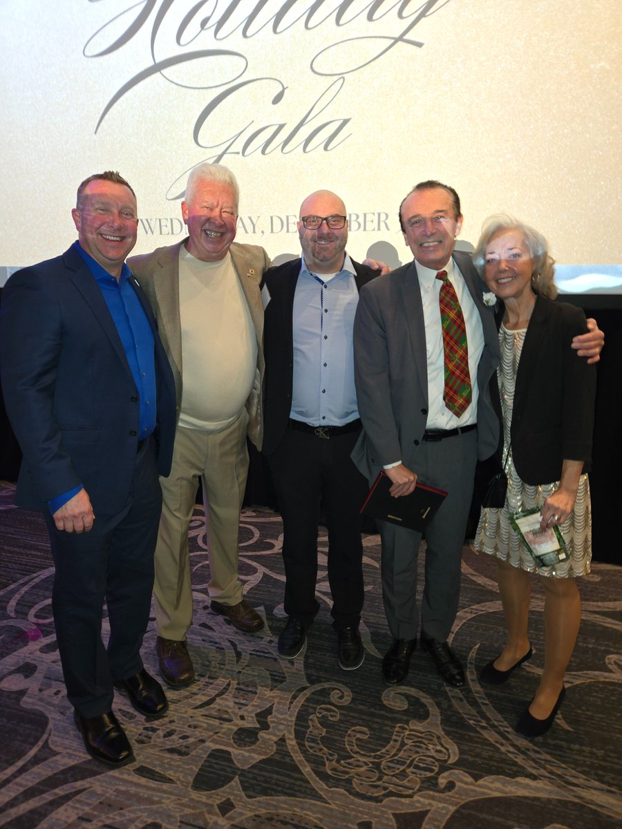 MarciniakTeam's tweet image. 📷 GMAR Gala Night! 📷
The Marciniak Team had an amazing time at the GMAR Gala last night at the Italian Community Center! The food was delicious, but the company was even better.
Huge thanks to everyone who made the evening so memorable—great conversations, lots of laughs!