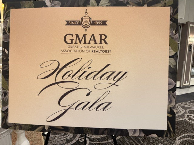 MarciniakTeam's tweet image. 📷 GMAR Gala Night! 📷
The Marciniak Team had an amazing time at the GMAR Gala last night at the Italian Community Center! The food was delicious, but the company was even better.
Huge thanks to everyone who made the evening so memorable—great conversations, lots of laughs!