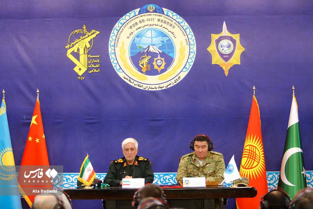 ایران در «سهند۲۰۲۵» فقط میزبان یک رزمایش نیست؛ معمار نظم امنیتی جدید شرق است.
استقرار ۱۰ کشور شانگهای در گلوگاه ژئوپلیتیک شمال–جنوب یعنی یک حقیقت روشن:
تهران از مرحله عضویت گذشته و به محور تأمین امنیت کریدورها، انرژی و مبارزه واقعی با تروریسم تبدیل شده است.
#سهند۲۰۲۵ #شانگهای