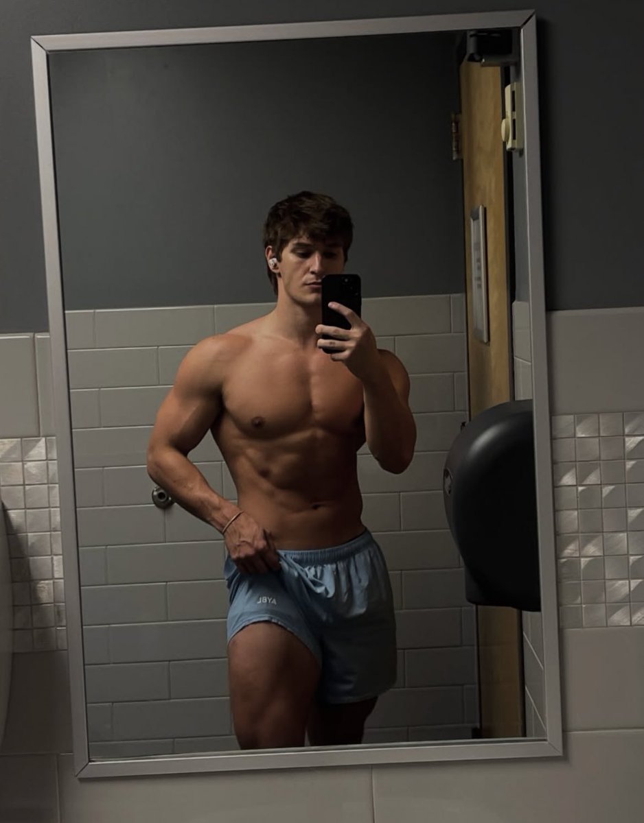 austinGod0's tweet image. I exist, you serve, very simple.