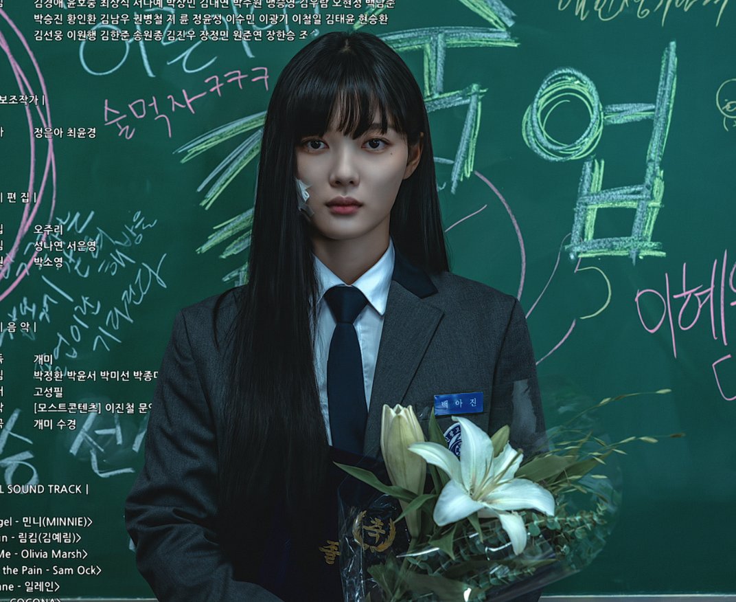 croquembooze's tweet photo. My honest and unfiltered take on #DearX's ending:   

As someone who have also read the manhwa, I like the ending of the drama better.

The original webtoon ending involves an innocent life, Ahjin's child, who is used as a tool for revenge.   This could potentially signal a repeat of the same cruel fate that Ahjin had faced growing up.   Just gonna be the same damn cycle that could potentially ruin the child's well-being.  And I don't like that.

The drama ending, however, is much more realistic to me.   Yes, Ahjin survived, but at what cost?   She have lost everything, specifically Jaeo, who was her only ever trusted lifeline.   

Ahjin survived, but she survived alone.   She doesn't have anyone anymore.   

Her world is much emptier now, fully devoid of anyone she can trust.   And I think that it is a much fitting and cruel punishment for a character like Ahjin.  Since death would only be a show of mercy for her.  

If one actually deviates from the lens of the original source material (webtoon) and just look at the drama as its own standalone story, Dear X's ending makes perfect sense.   

Lastly, fck Junseo.  I hated his guts in the webtoon, I hated him too in the drama.  

#DearX