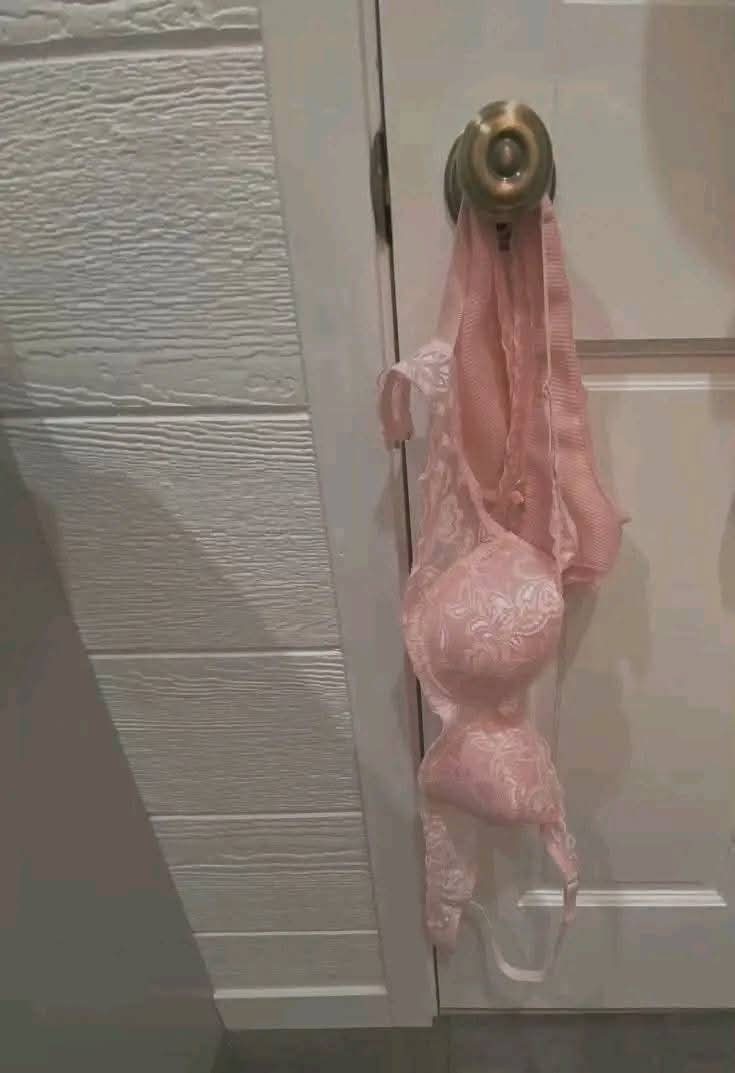 چاند نے تان لی ہے چادر ابر
اب وہ کپڑے بدل رہی ہوگی

جون ایلیا
<a href="/Gentleman_003/">جـــــیـــــرا بلــــ™️۔۔ـــــڈ</a> 
<a href="/Profeesssor/">•» 𝙿𝚛𝚘𝚏𝚎𝚜𝚜𝚘𝚛 «•⚔️ 6-0 🇵🇰</a>