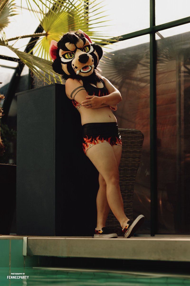 🔥 in the netherlands ‘fire’ is called ‘vuur’ ! What is it called in your language? 🔥