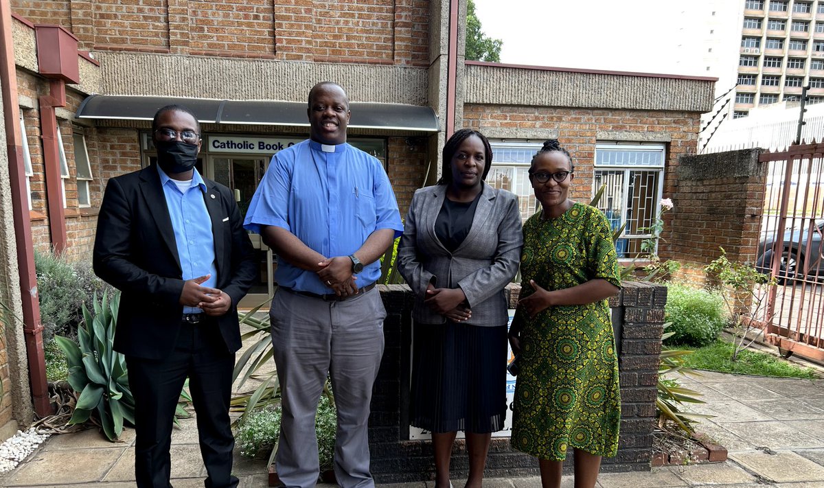 GuildCatholic's tweet image. The Executive Committee with Spiritual Director, Fr J Maseko for a courtesy farewell meeting ahead of the AGM and Luncheon on 6 December 2025.