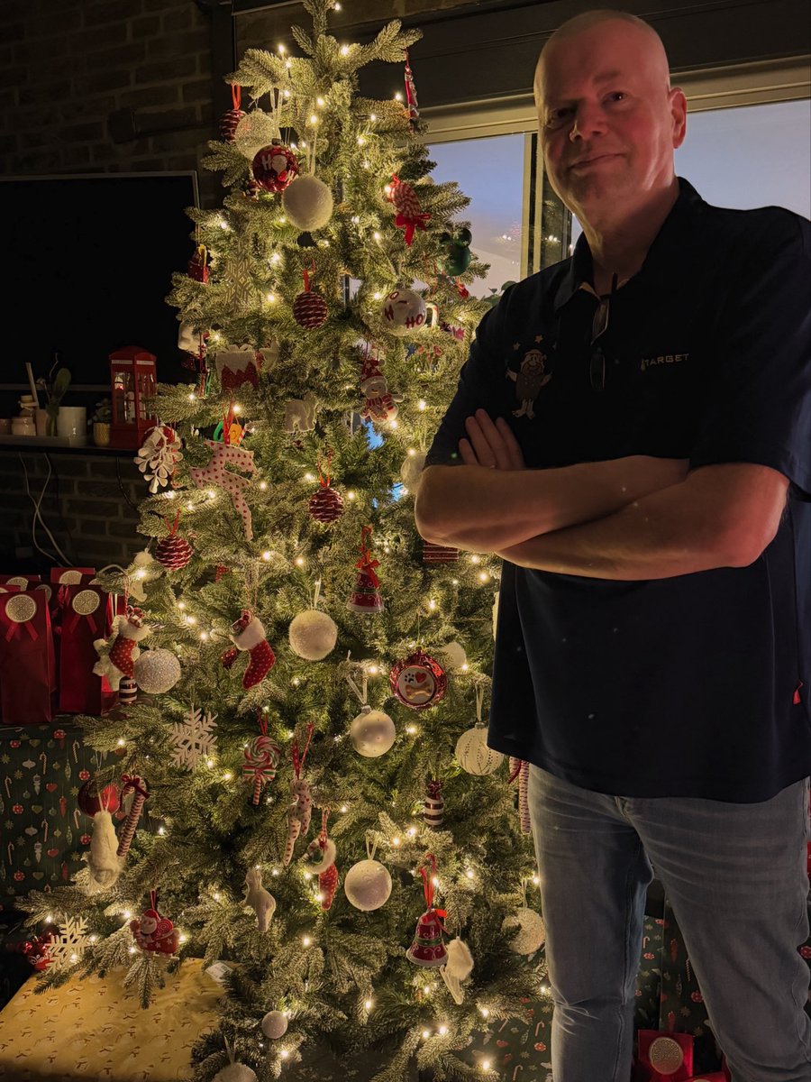 Raymond van Barneveld tweet media