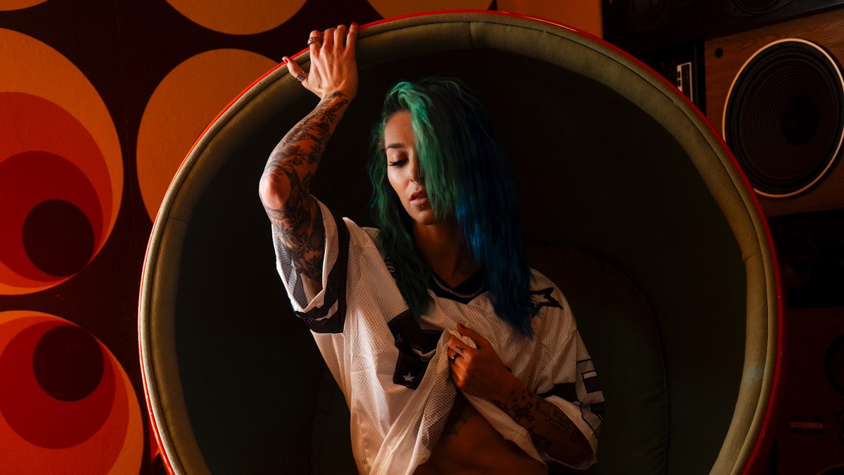 We have a few exciting new drops over on OF with some more 🔥🔥 coming soon, so go check em out! CUSTOMS ARE NOW OPEN!! Send me a message on OF with some requests and we’ll see what we can do😘💜

gaml.io/nixonnewell