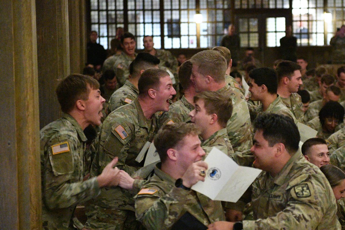 VMI1839's tweet photo. 🎖️ The U.S. Army is getting a few new officers soon.  Cadets in Army ROTC learned their future assignments yesterday during Branch Night.

#VMI #ArmyROTC #BranchNight #VMI2025 #LeadershipInAction https://t.co/N8e8AWK3RQ