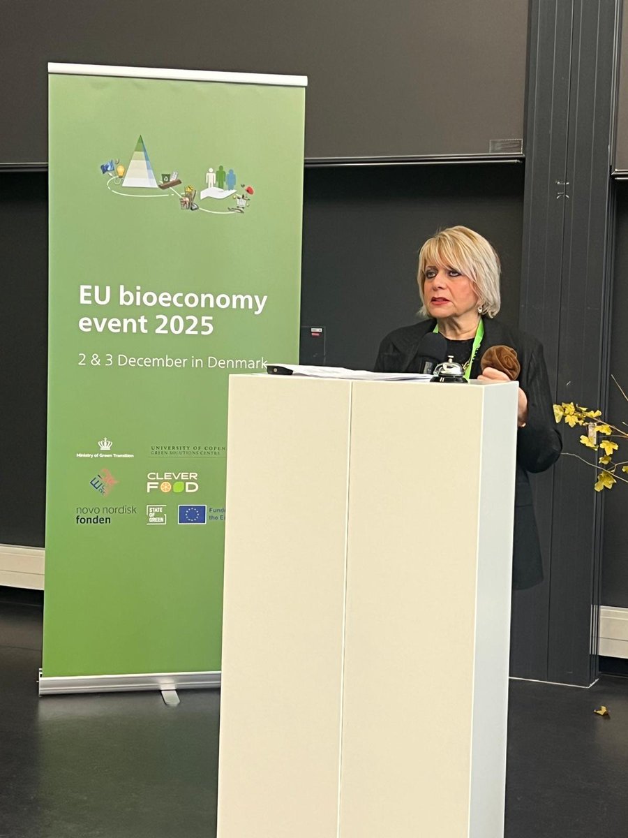 Joanna Drake tweet media