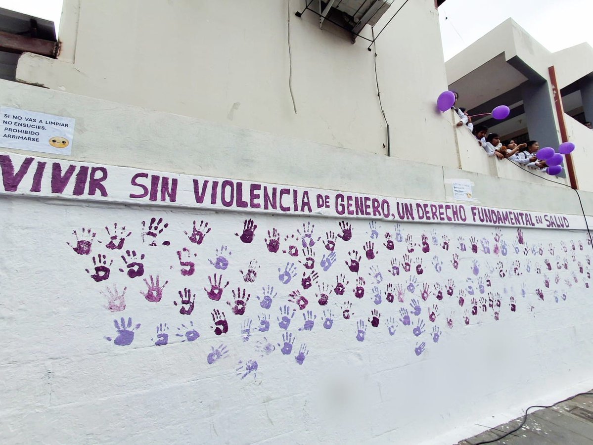 Salud_CZ8's tweet image. La directora del #Distrito09D08, Ginger Valle, junto a autoridades locales y Unidades Educativas de la parroquia #Progreso, se sumaron a la marcha   por la Eliminación de la Violencia contra la Mujer, promoviendo la reflexión y el respeto. 💜♀️