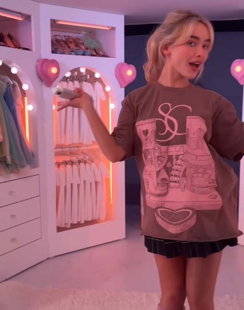 all i want for christmas is..the house tour shirt