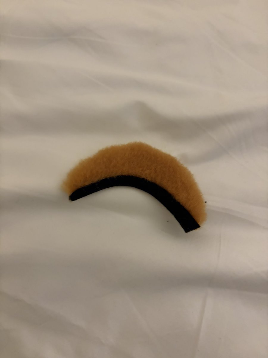 Lost an eyelid at #MFF25 😭 looks like this! Somewhere down by the ground floor fursuit lounge or by the elevators
