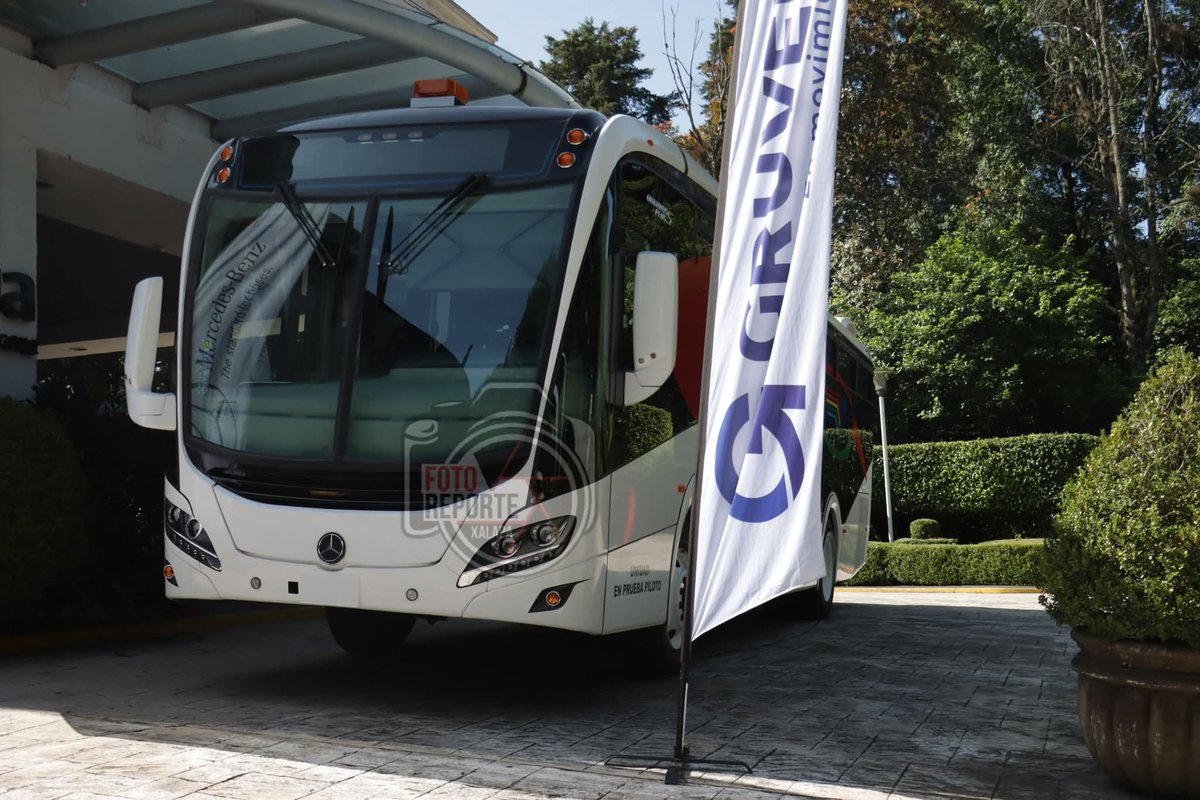 No me digan que esta unidad del Servicio Urbano de Xalapa, proporcionado por su proveedor estrella Gruver es más angosto y más corto que los Ulúa ¿A quién quiere engañar Juan Enrique Santos? #Xalapa <a href="/rocionahle/">Rocío Nahle</a>