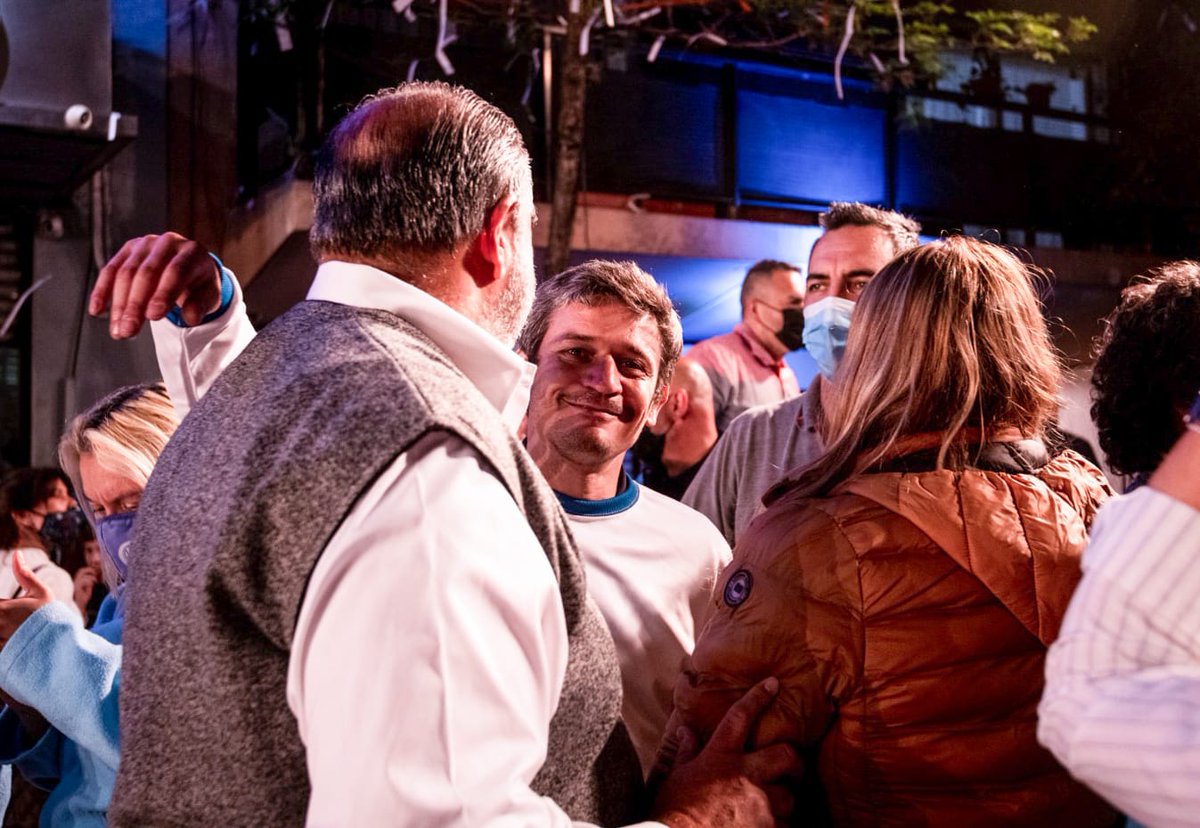 Lamentamos profundamente la partida del compañero Marcos Linares. Un militante ejemplar, amigo leal y trabajador incansable que en el último  tiempo llevó adelante el complejo recreativo I'marangatú con un compromiso enorme.
Una persona noble, un gran padre y un orgullo para