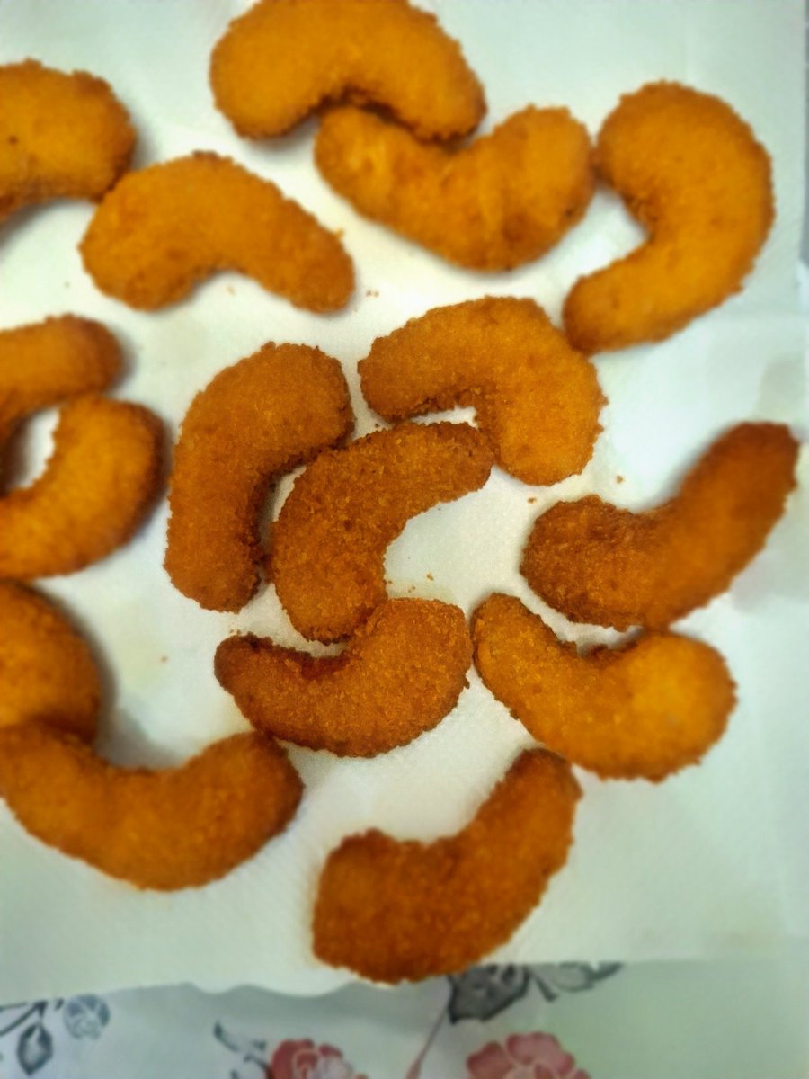 Shahrouzlogs's tweet image. Last night's fried shrimp looked way too chunky for their own good 😂🍤
Tasted amazing though. #FoodLife