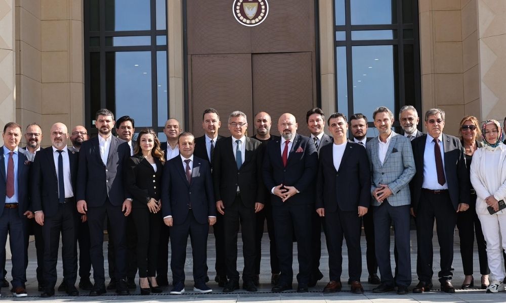 fhaber6's tweet image. Cumhurbaşkanı Erhürman CEOP Heyetini Kabul Etti 
 CEO Platformu Üyesi Sema Tüfekçiler Kıbrıs’ta üst düzey toplantılara CEOP Üyeleri ile birl...
 #CEOP #HaldunPak #kktc #SemaTüfekçiler #TufanErhürman 
ifhaber.com/ekonomi-ve-fin…