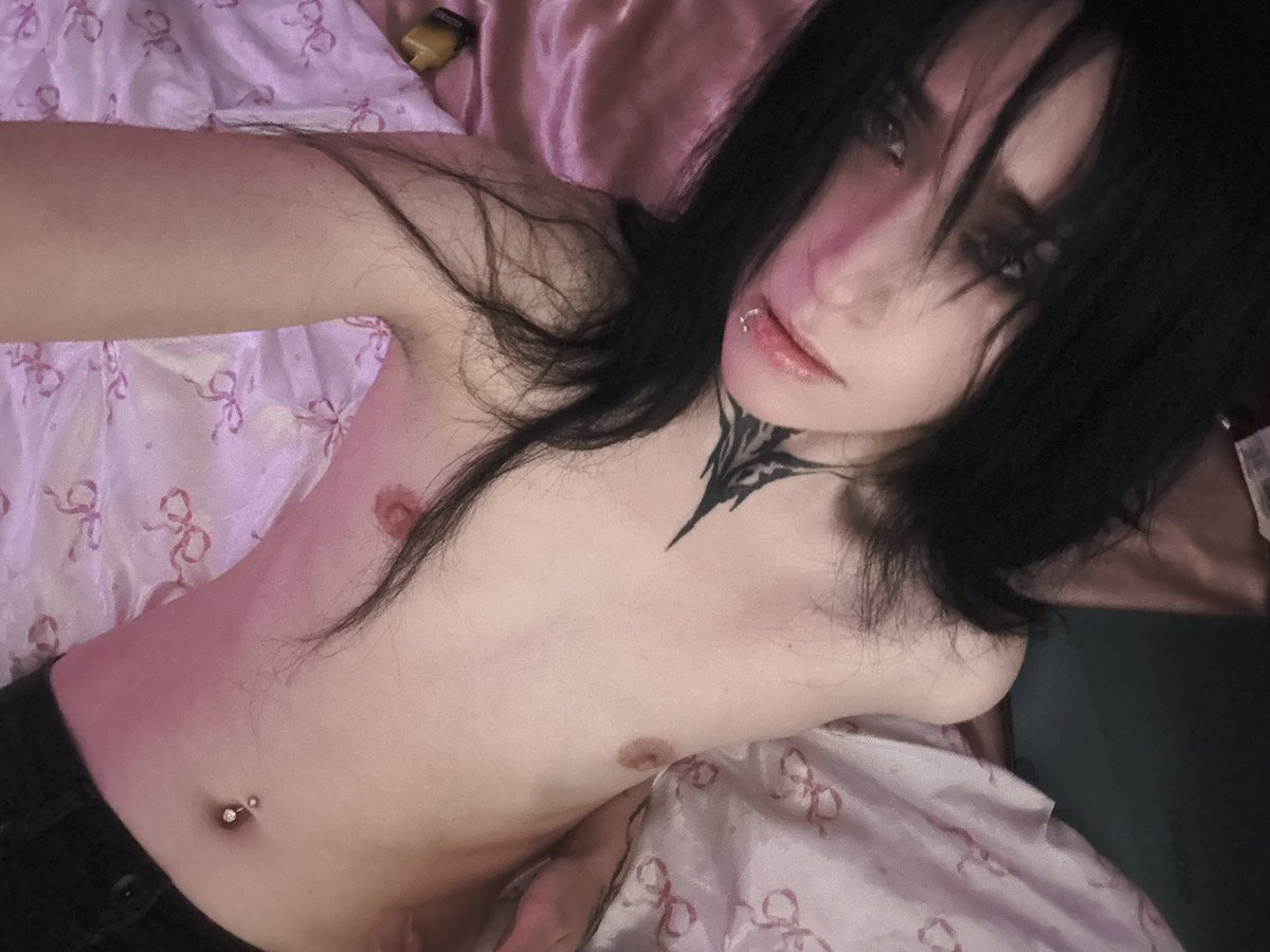 rawrzbf's tweet image. do u like freaks with long hair yes or no