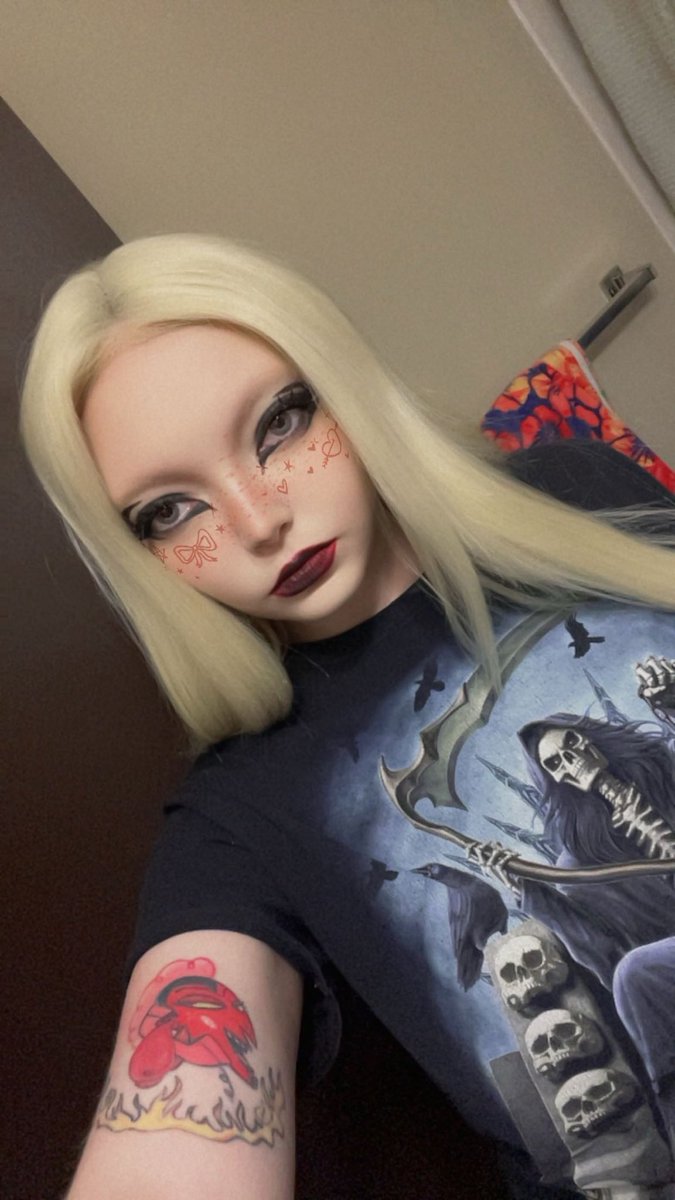 CosplaysDe15051's tweet photo. hi there ☺️🪽 i do customs on snapchat, so PM me here and i’ll give you my snap, and we can have some fun together tonight, kay~? 🤭 

#sw #domme #findom #camgirl #cumslvt #content #nsfw https://t.co/lOXaVinXqp