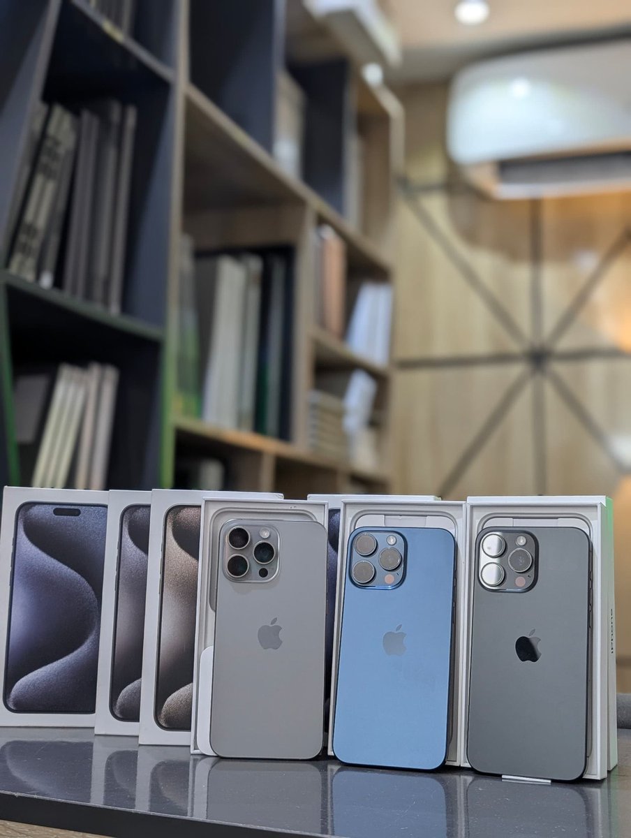 Dot_trades's tweet photo. 🇺🇸Open Box iPhone 15 Pro Max 256GB ESIM Unlocked ₦1M https://t.co/CgHo9FB3ab