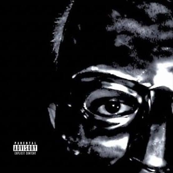 trapcit0u's tweet photo. 🚨 Entre as runas estão os nomes das faixas, essa é a TRACKLIST que consegui identificar:

1. Robocop
2. Scorpion
3. Oz
4. Darth Vader
5. V de Vingança
6. Red Laser
7. Evil Londres
8. Magic Highway
9. Runas
10. Open
11. 4 Mil Minutos
12. Zatimene
13. Dark Matter
14. X Light
15. Ophelias II (Acoustic)