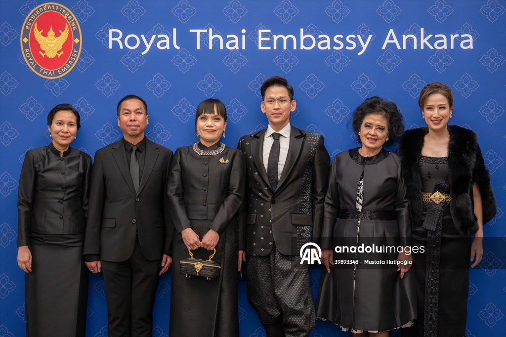 Tayland'ın Milli Günü dolayısıyla Ankara'da resepsiyon düzenlendi
Tayland Milli Günü, Ankara'da düzenlenen resepsiyonla kutlandı. Ankara'da bir otelde düzenlenen resepsiyona, Tayland'ın Ankara Büyükelçiliği Maslahatgüzarı Nawinee Plynoi ile yerli ve yabancı davetli katıldı. #AA
