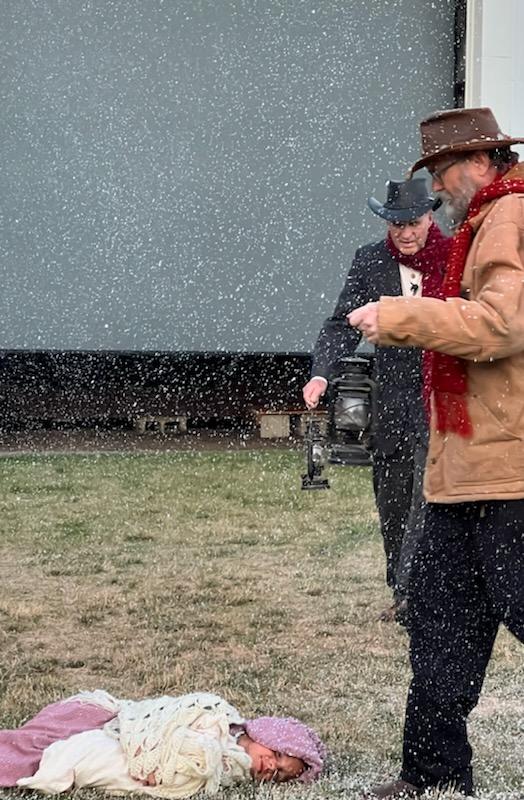 WilderPageant's tweet image. In Walnut Grove last night temps dipped below zero. In pioneer times people would stoke their fire and huddle closer together with layers of clothes and blankets.  To keep their fires burning was a chore using what wood they harvested, coal, twisted hay or grass and dried dung.