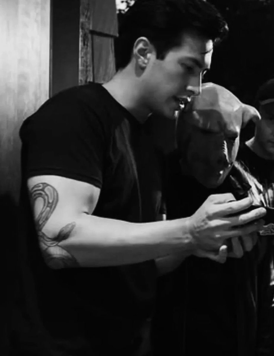 ashe ⋆.˚ ᡣ𐭩 .𖥔˚ tweet media