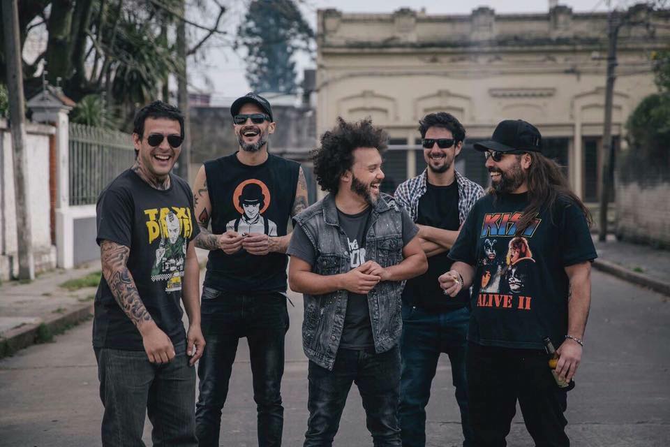 radiofutura911's tweet photo. Las tardes en #CiudadFutura
tienen más onda... 91.1 ✅
#FrecuenciaFutura Verano ☀️
Esas canciones que te refrescan el alma.
Dale con #OnceTiros ⭐ https://t.co/uZB7Z5fH2z
