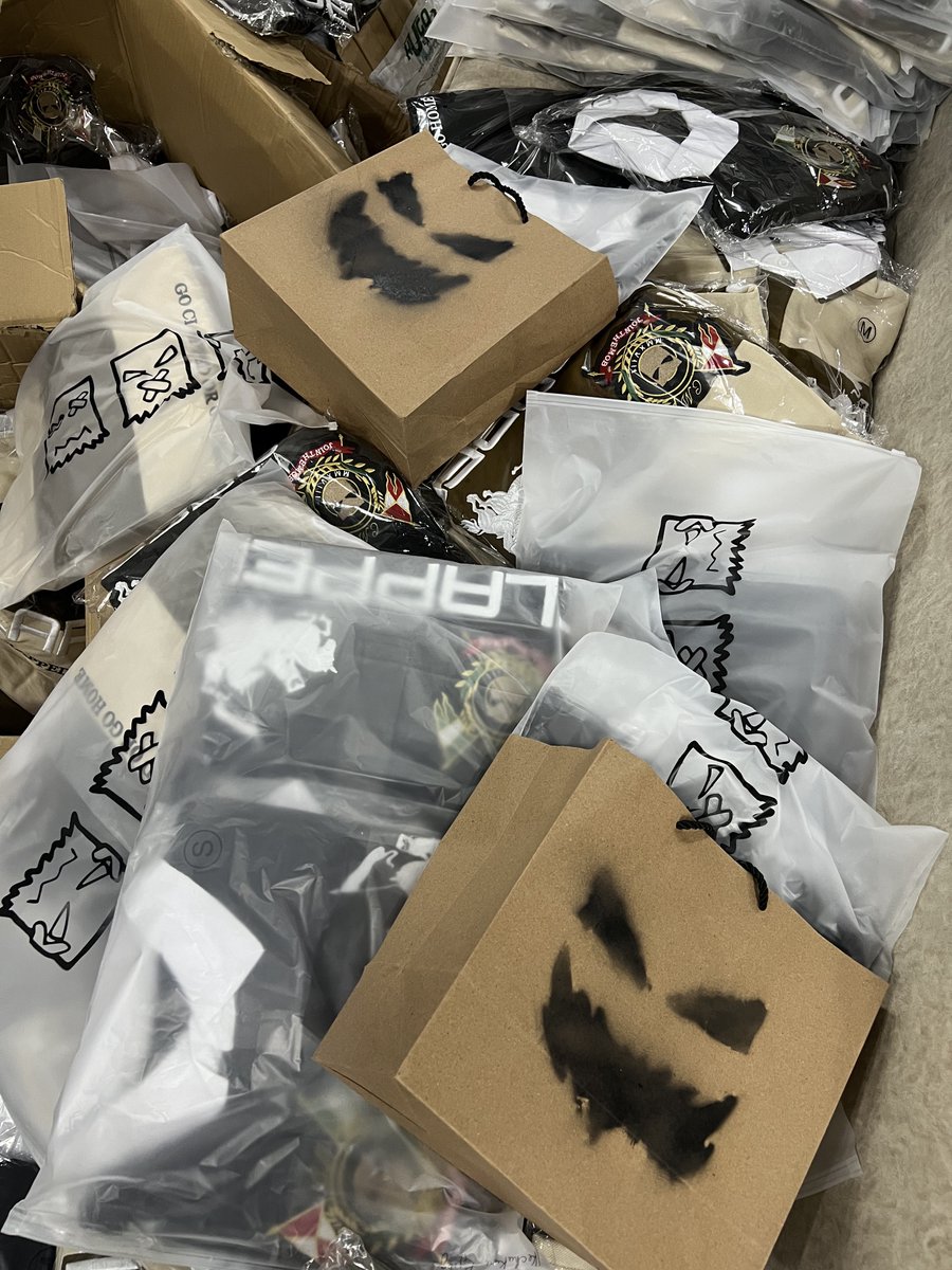 CLAPPEDMOB tweet media