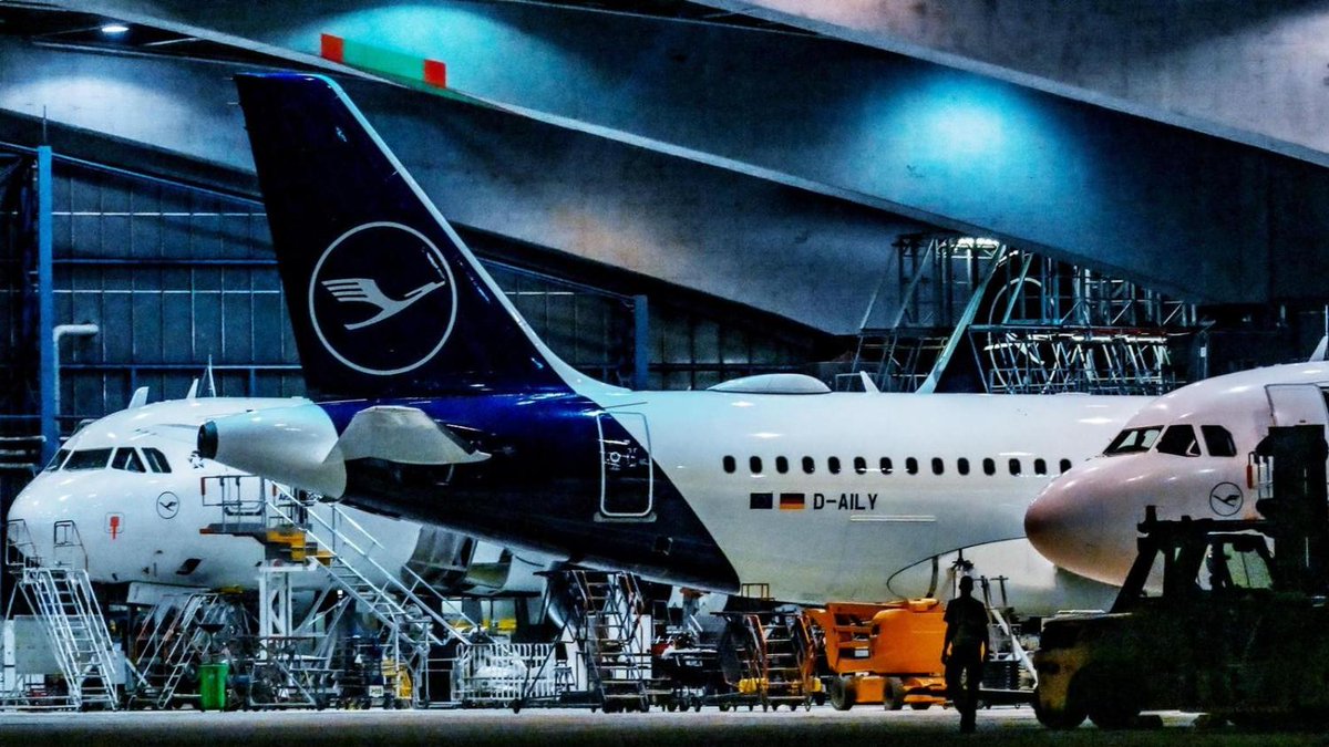 morgenpost's tweet image. Businessclass für den Bundestag – und die Politik landet im Stimmungstief morgenpost.de/berlin/article…