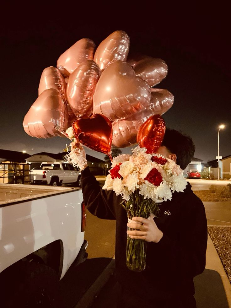 las chicas solo queremos uno que llegue así de la nada