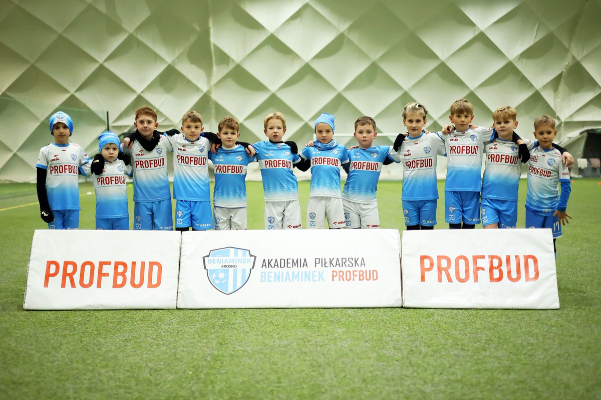 PROFBUD wspiera piłkarskie talenty 😊⚽💪🔝

Za nami kolejny trening z uczestnikami projektu. Świetna praca i zaangażowanie uczestników na dzisiejszych zajęciach.

#PROFBUD #dzieci #sport #piłkanożna
