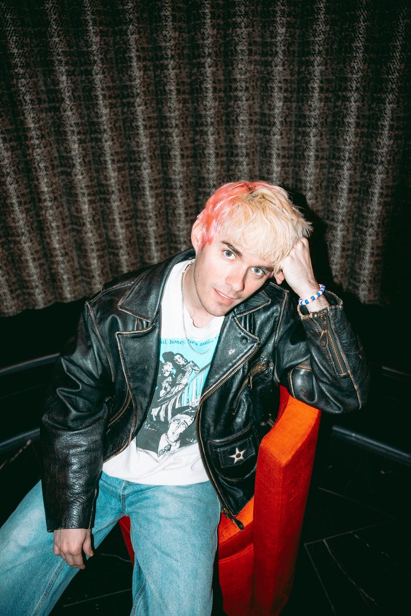 waterparks's tweet image. WATERPARKS VIA PAPER MAGAZINE
🌕 BREAKING FREE OF GENRE 🌕
READ THE FULL INTERVIEW ON THEIR WEBSITE @PAPERMAGAZINE 

HERE: papermag.com/waterparks-ban…