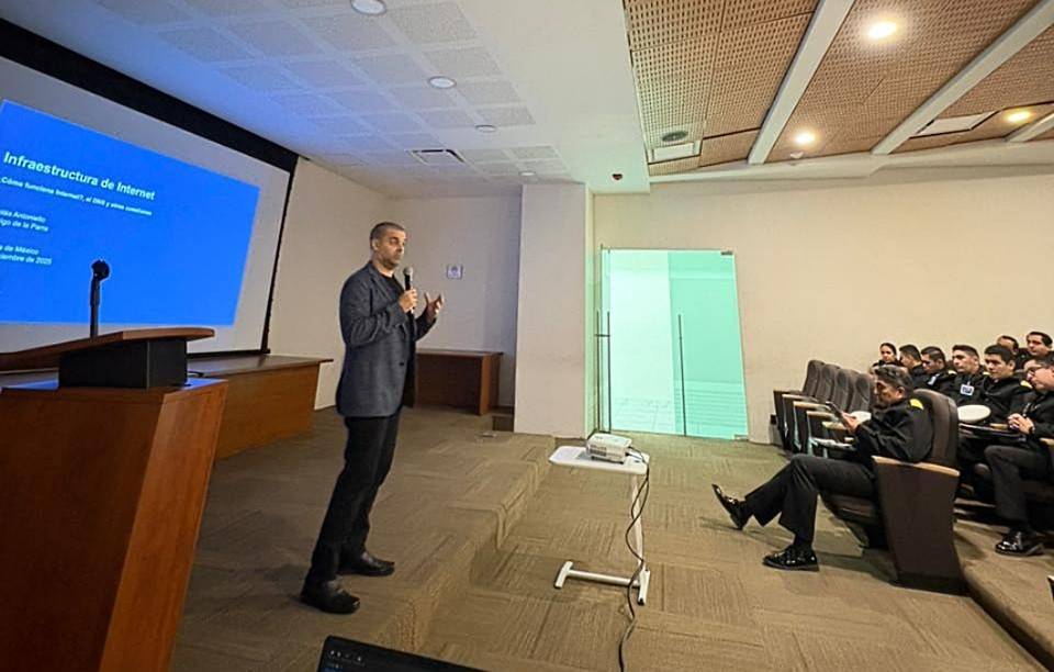 ICANN en español tweet media