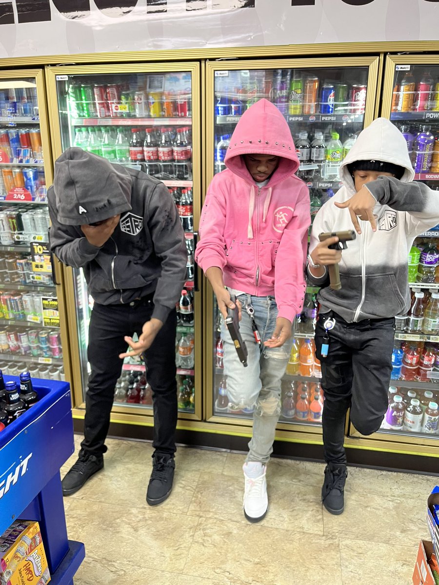 ynsluhtank1's tweet photo. 🙌🏽🩸🤞🏽 https://t.co/j0BB4GQcbB
