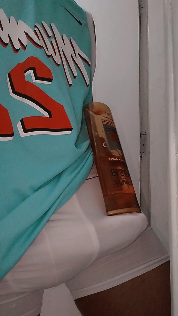 Mlkdot_20cm's tweet photo. Alguém gosta desse shampoo? 🍆🔥 https://t.co/0AcnjGiEi5