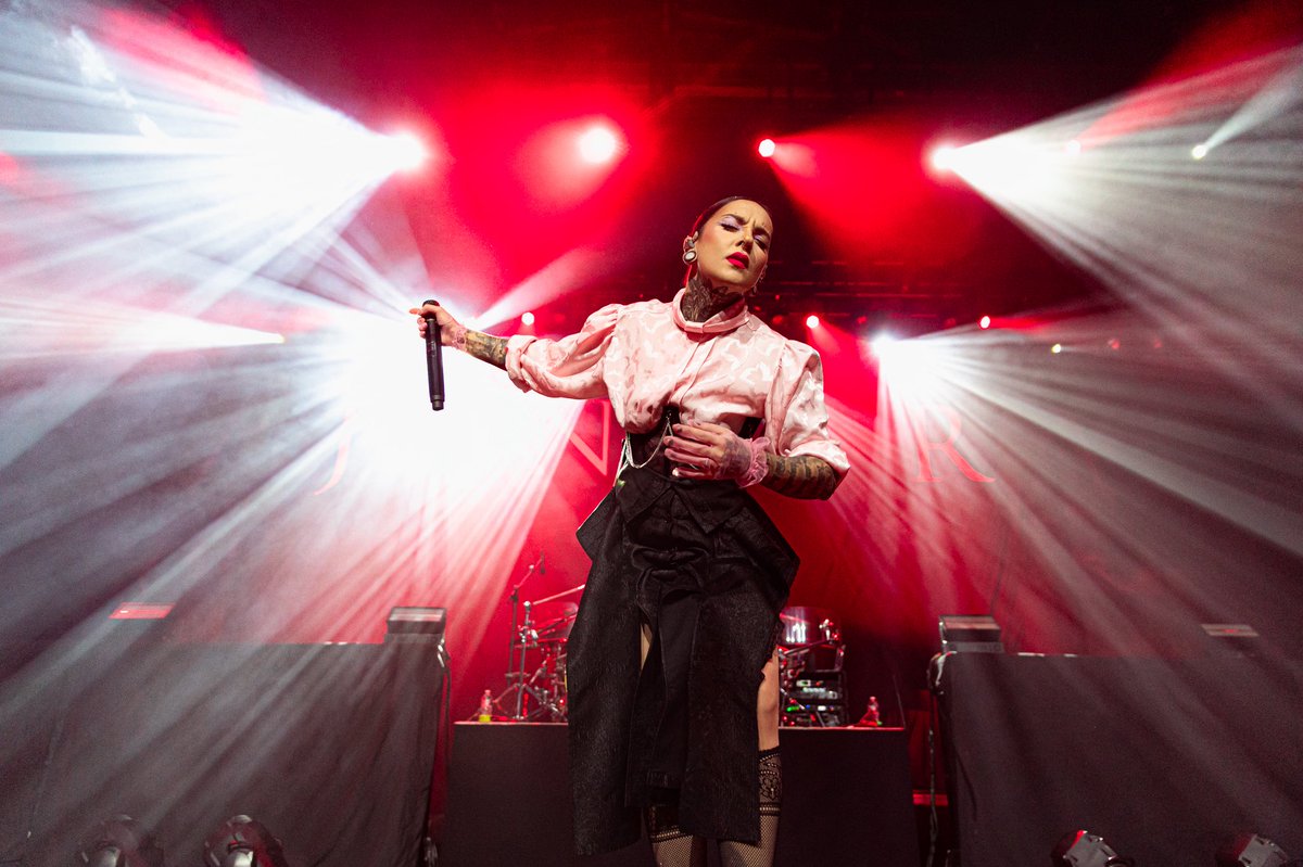 Walking on stage as a Victorian beauty, but unleashing the roar of a goliath. Tati Shmayluk of <a href="/jinjerofficial/">JINJER</a> spun the <a href="/RMARiverside/">Riverside Municipal Auditorium</a> into a frenzy on the Struck Dead Tour.
Shot for <a href="/hunnypotlive/">𝗛𝘂𝗻𝗻𝘆𝗽𝗼𝘁 𝗟𝗶𝘃𝗲  🍯</a>