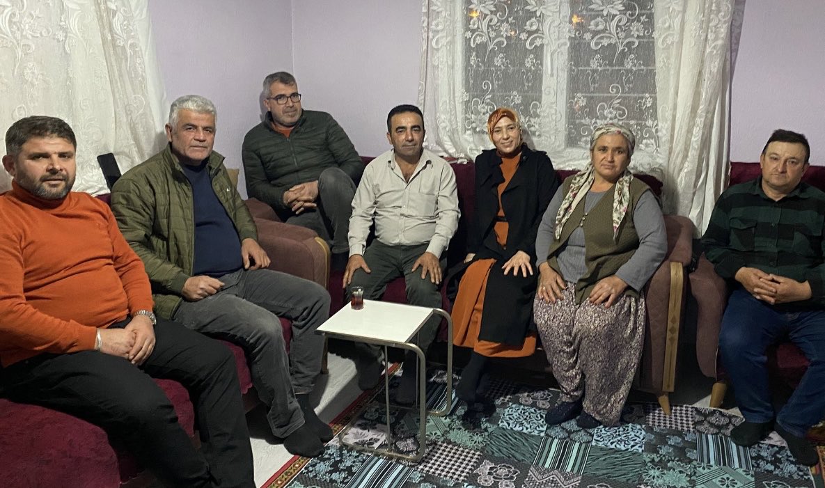 Üçtepeler muhtarımız Ramazan  Satılmış bey ve eşini Gelecek ve Saadet partililer olarak ziyaret ettik.
Muhtarımın hoş sohbetine teşekkür ederiz.