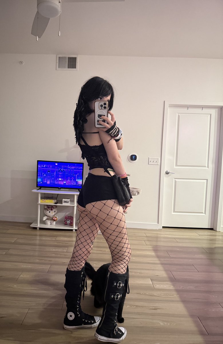 gia tweet media