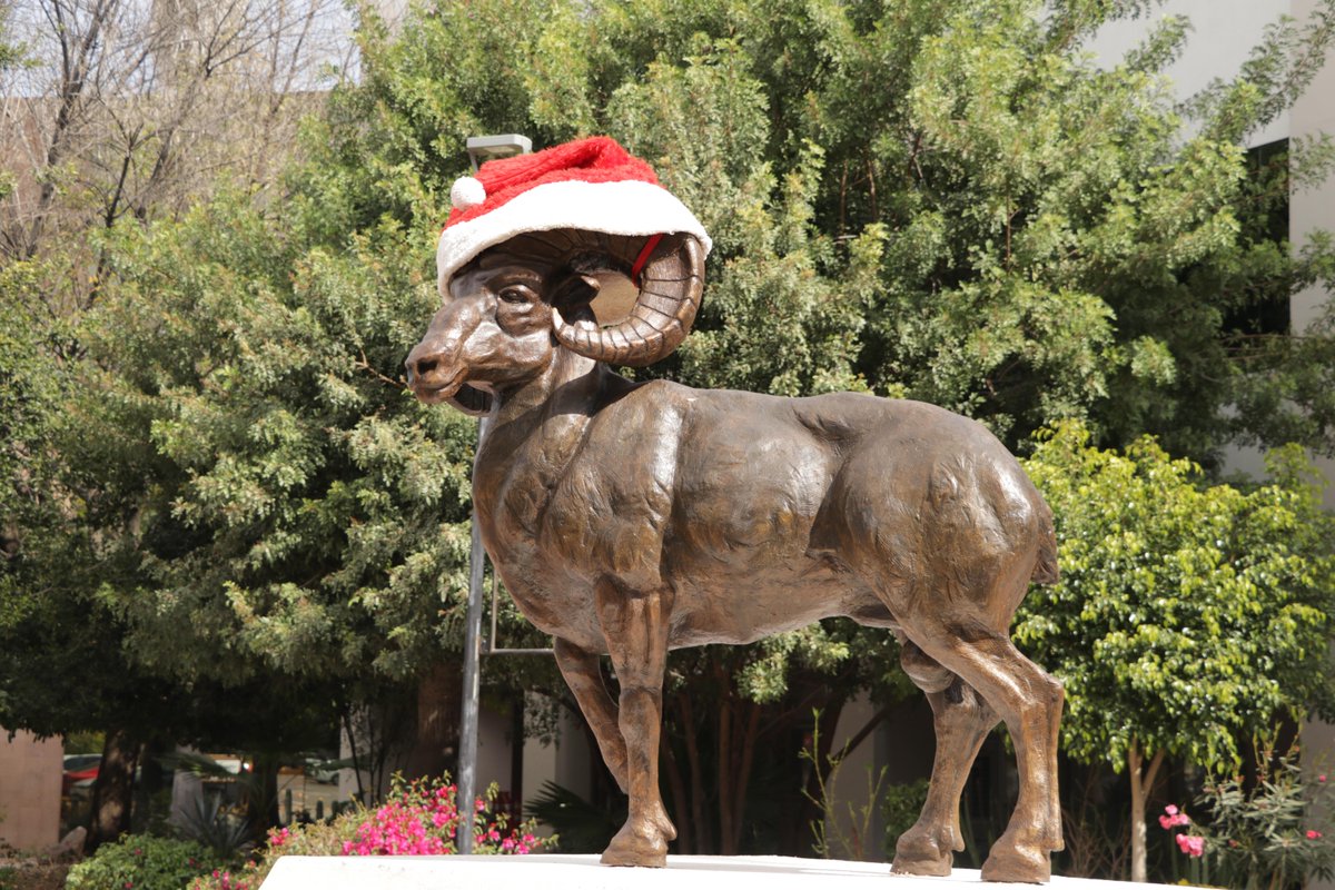 El Tec en diciembre tiene una energía diferente. Felices fiestas.