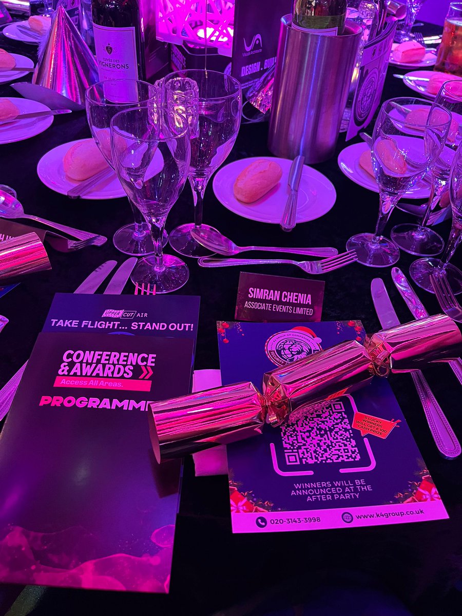 associateevents's tweet image. ✨ It's Awards night! ✨

Team AE are at The @access_aa awards, celebrating talent and innovation across our industry. Fingers crossed for 🌱 Best Sustainable Initiative, but thrilled to be nominated. 

Time for great food and early Christmas cheer! 🎄🥂 

#AAAAwards