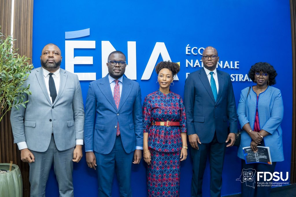 Heureux d’avoir rencontré le Directeur Général de l’ENA-RDC, @TombolaMuke, pour un échange à la fois riche et constructif consacré au renforcement des capacités des agents du FDSU.

Parce que des institutions fortes reposent avant tout sur des agents compétents, je suis convaincu
